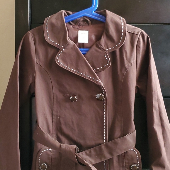 Gymboree Trench coat. 5/6 - Picture 2 of 13